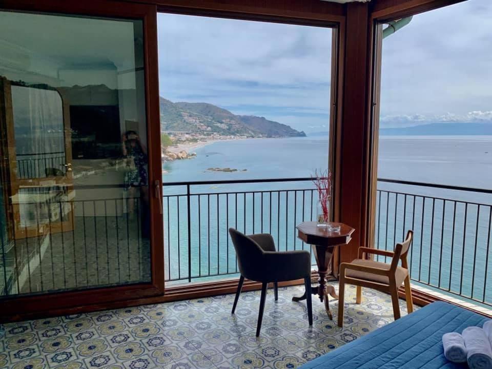 Appartamento A Picco sul Mare Taormina Esterno foto